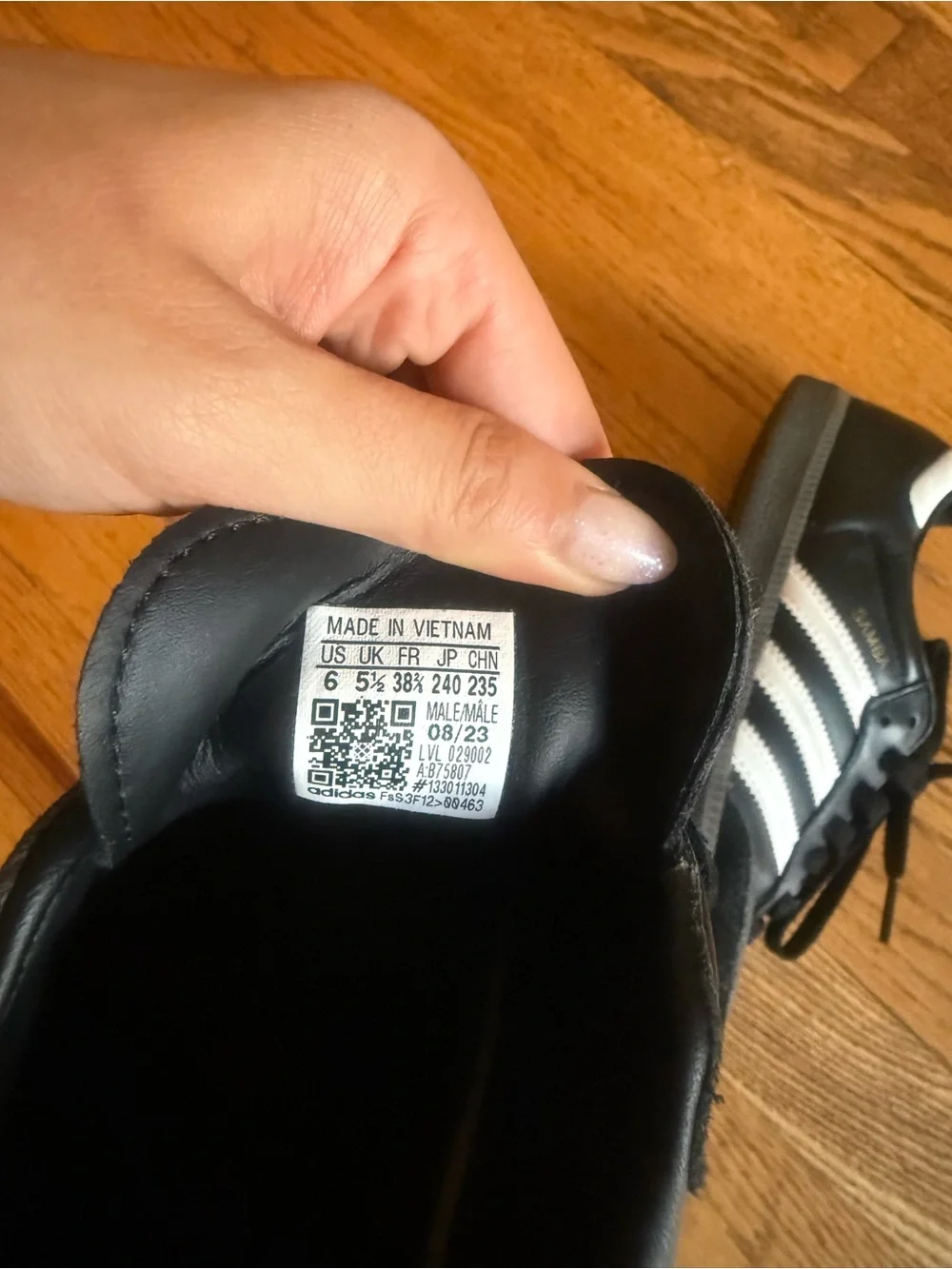 adidas Sambas - Black and White Classic Sneakers